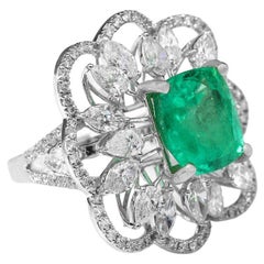 Natural Columbian Emerald Certified Ring with Diamond and 18k Gold