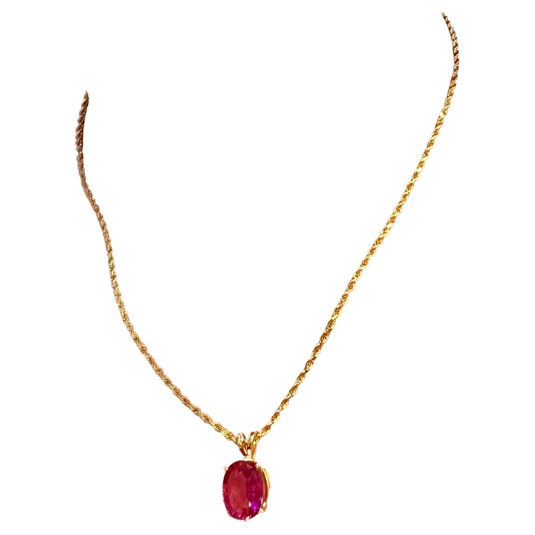 4 Karat Ovalschliff natürlicher rosa Turmalin 14 Karat Gelbgold Halskette im Angebot