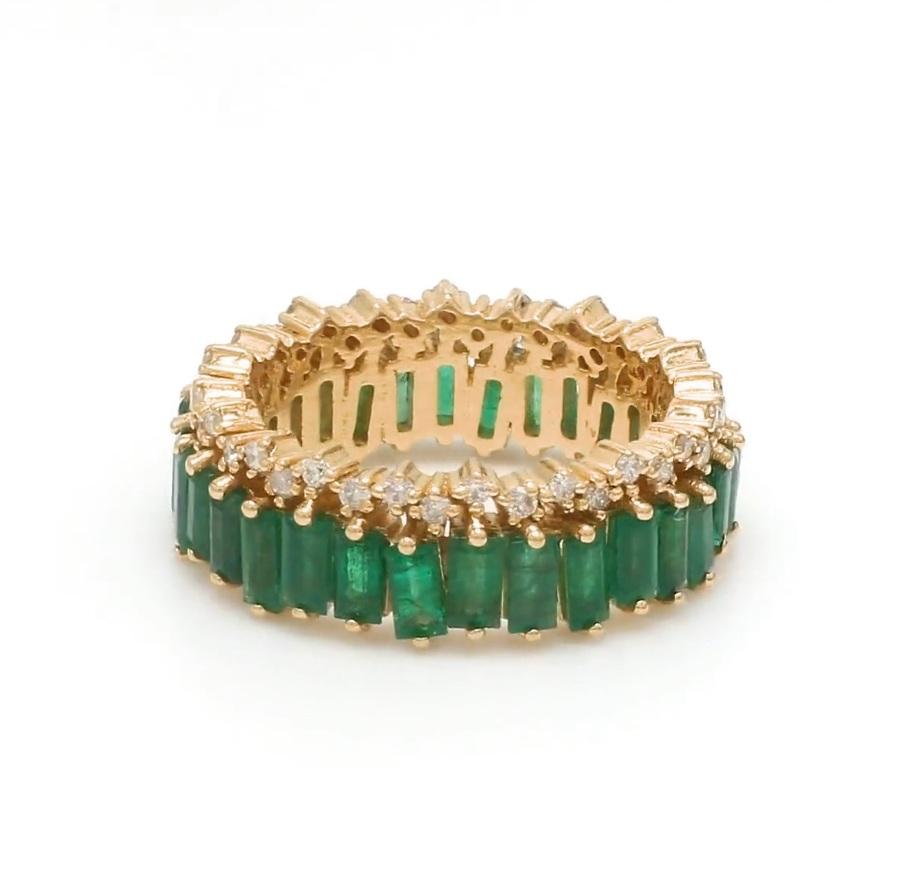 Smaragd Diamant Baguetteschliff Ewigkeitsring Gold  Natürlicher Smaragd Zickzack-Design Ring Gold  Smaragd Diamant Ewigkeitsring Ring Gold

EDELSTEIN-DETAILS :
✦ Edelstein : Smaragd
✦ Edelsteinart : Natürlich
✦ Größe der Edelsteine: 4x2 mm
✦
