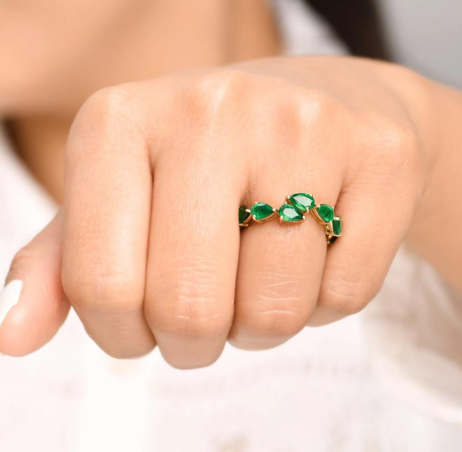 Natürlicher sambischer Smaragd  Schlangenbandring aus 18k Gold (Asscher-Schliff) im Angebot