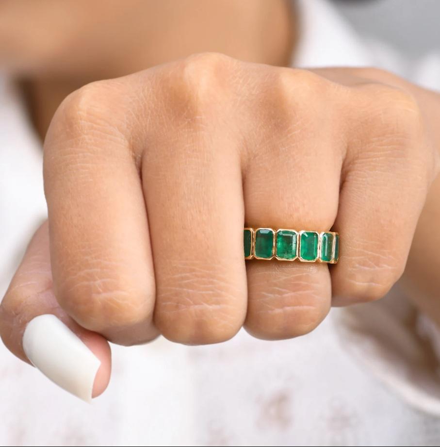Antike Smaragd Lünette gesetzt Ewigkeit Band Gold, Natürliche 6X4MM 7CTW Smaragd geschnitten Smaragd Ewigkeit Ring Gold, Vintage Art Deco Smaragd Ring Gold

STEIN DETAILS :
✦ Edelstein : Smaragd
✦ Edelsteinart : Natürlich
✦ Größe der Edelsteine: 6x4