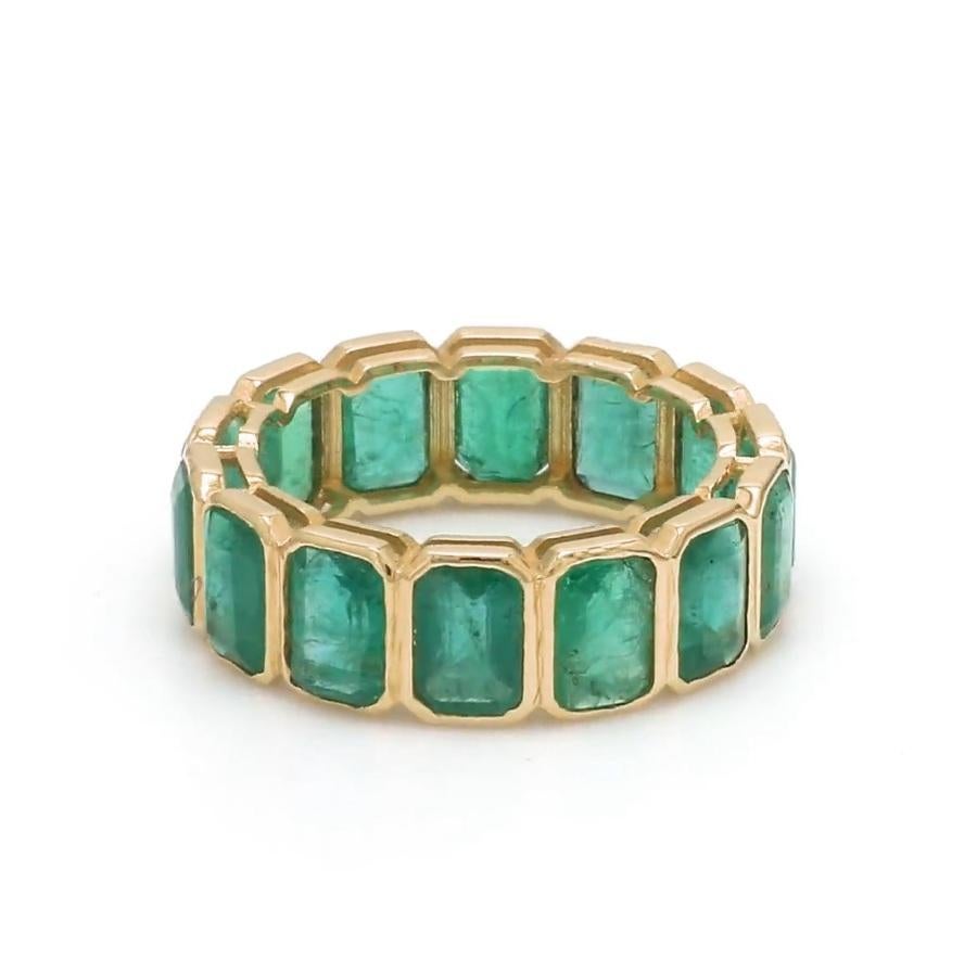 Ring mit natürlichem sambischem Smaragd aus 18 Karat Gold Damen im Angebot