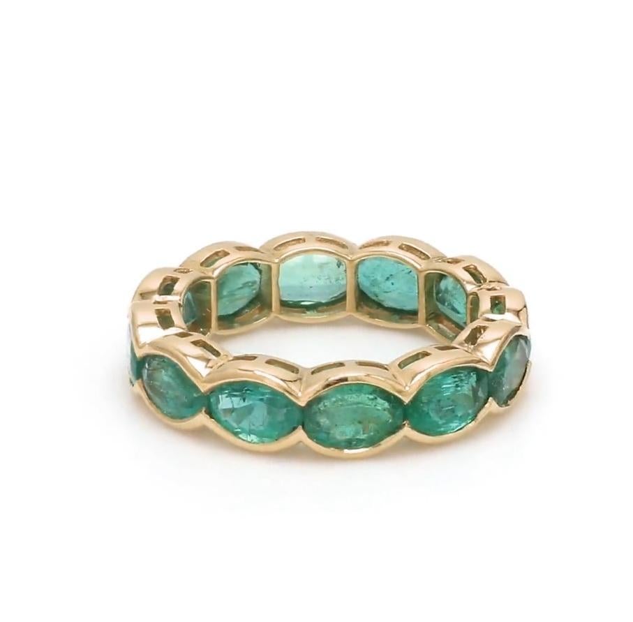 Ring mit natürlichem sambischem Smaragd aus 18 Karat Gold Damen im Angebot