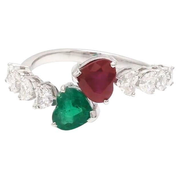 Natürlicher sambischer Smaragd, Rubin, Diamant, Herzring aus 18 Karat Gold im Angebot