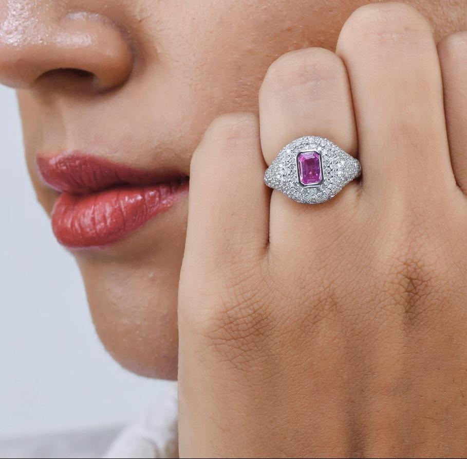 Ring mit natürlichem rosa Saphir-Diamant aus 18 Karat Gold im Zustand „Neu“ im Angebot in New York, NY