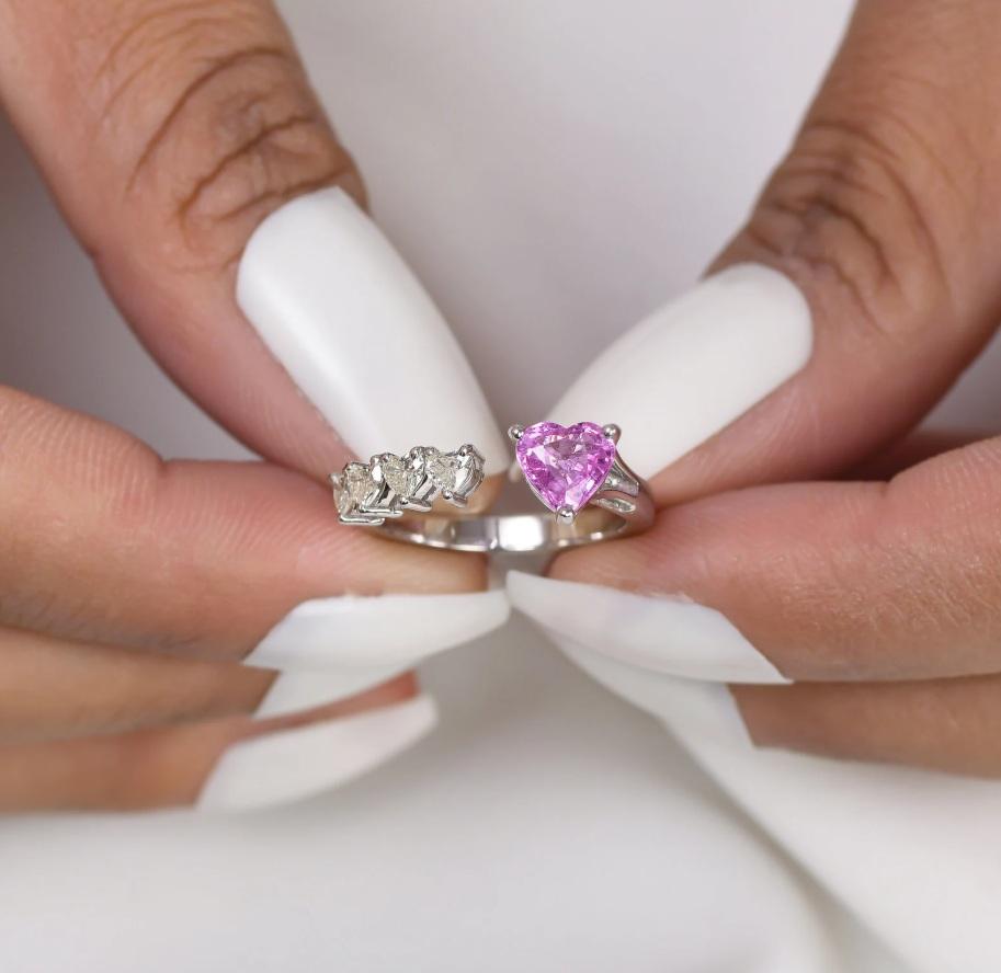 Natürlich  Diamantring mit rosa Saphir in 18k  Gold (Asscher-Schliff) im Angebot