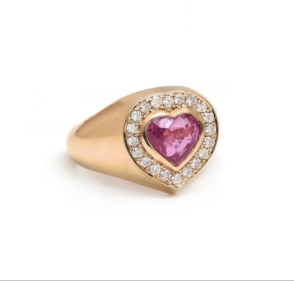 Rosa Saphir Herz Diamant Lünette große Zigeuner Ring Gold  Natürlicher rosa Saphir bündig gefasst pinker Ring Gold  Rosa Saphir Siegelring Gold

EDELSTEIN-DETAILS :
✦ Edelstein : Rosa Saphir
✦ Edelsteinart : Natürlich
✦ Größe des Edelsteins: 8 mm
✦