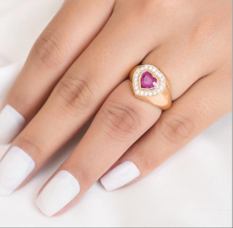 Ring aus natürlichem rosa Saphir in 18k  Gold Damen im Angebot