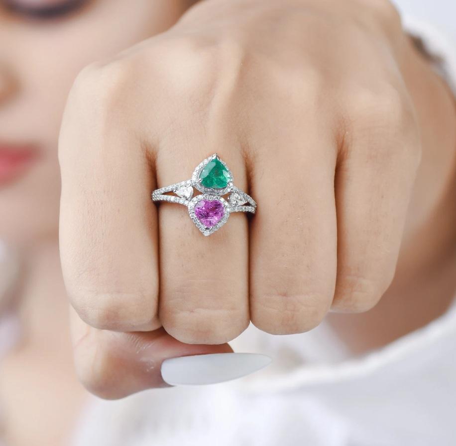 Smaragd und rosa Saphir Herz zwei Stein Diamantring Gold  Natürlicher Smaragd und Saphir Ring Gold  Smaragd Herz & rosa Saphir Ring

EDELSTEIN-DETAILS :
✦ Edelstein : Smaragd & rosa Saphir
✦ Edelsteinart : Natürlich
✦ Größe der Edelsteine: 7MM
✦