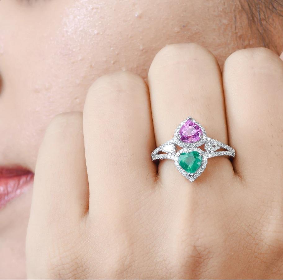 Natürlicher sambischer Smaragd und Saphir Ring 18k  Gold (Asscher-Schliff) im Angebot