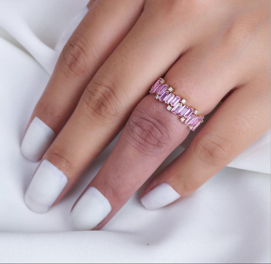 Ring mit natürlichem rosa Saphir-Diamant aus 18 Karat Gold im Zustand „Neu“ im Angebot in New York, NY