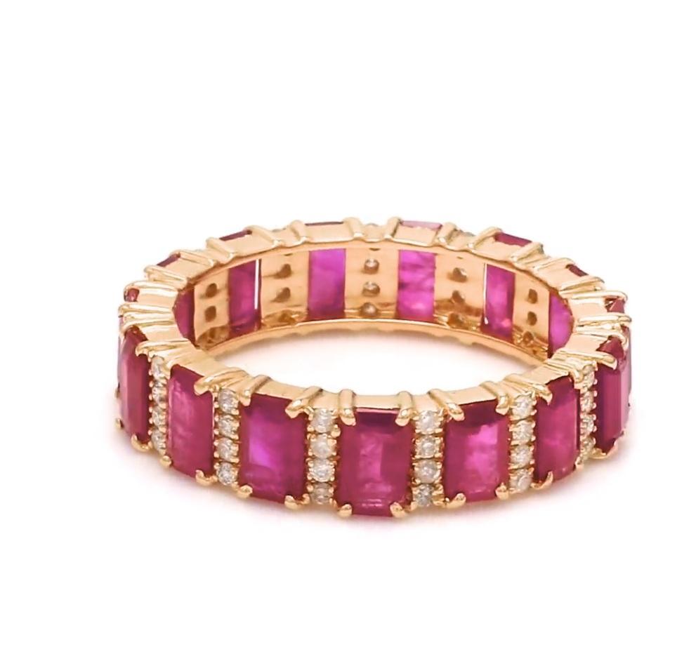 Ring mit natürlichem Rubin und Diamant aus 18 Karat Gold im Zustand „Neu“ im Angebot in New York, NY