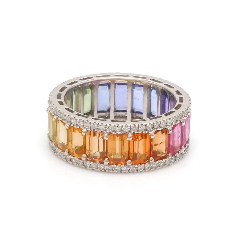 Natürlicher Regenbogensaphir-Diamantbandring im Zustand „Neu“ im Angebot in New York, NY
