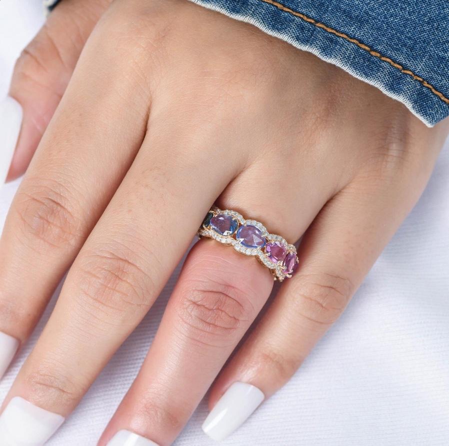Donna Anello con zaffiro arcobaleno Nature in oro 14k in vendita