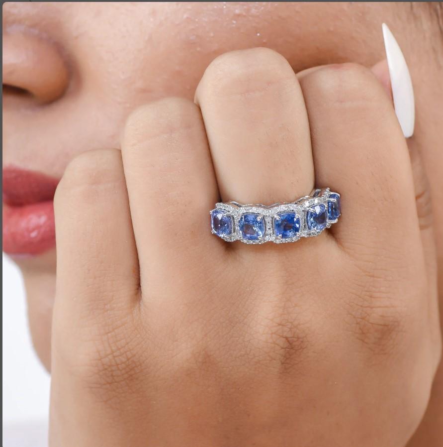 Natürlicher blauer Saphir-Diamantring aus 18 Karat Gold Damen im Angebot