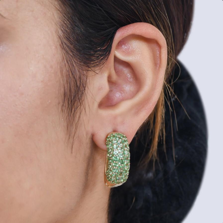 Orecchini di tsavorite naturale in oro 14k In condizioni Nuovo in vendita a New York, NY
