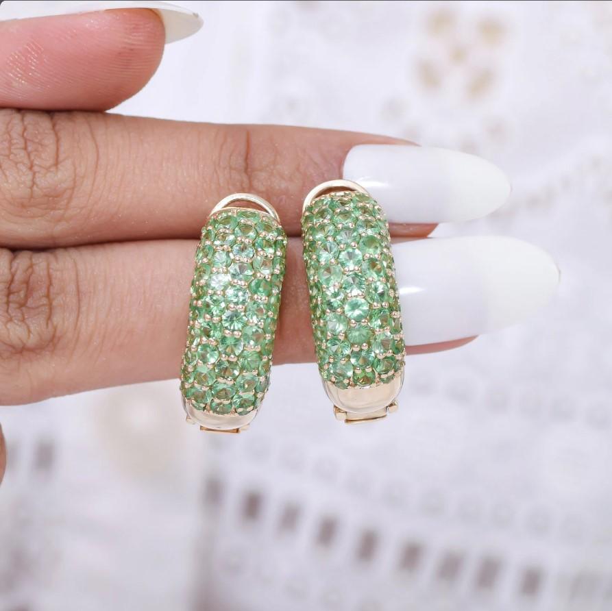 Donna Orecchini di tsavorite naturale in oro 14k in vendita