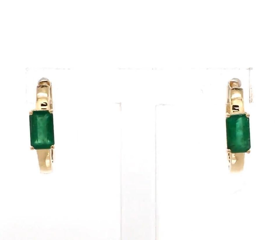 Smaragd-Mini-Reifen-Ohrring gold  Natürliche achteckige Smaragd lebendige grüne Reifen Ohrringe Gold  Mini Smaragd minimalistische Ohrringe gold

EDELSTEIN-DETAILS :
✦ Edelstein : Smaragd
✦ Edelsteinart : Natürlich
✦ Größe der Edelsteine: 5x3 MM
✦
