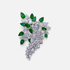 Tiffany & CO Colombian Pear Emerald & 12 Ct Diamond Pin In Platinum, Vintage