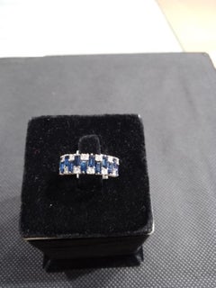 Splendido anello in oro 18 carati con zaffiro blu e diamanti a corona, nuovo design