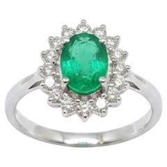 Stunning 18K Gold Emerald Halo Ring with 0.64ct Diamonds, New