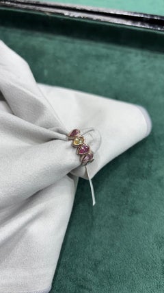 Superbe bague en or 18 carats avec halo de saphirs et de diamants, nouveau modèle
