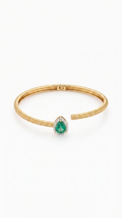 Elegant 18K Gold Emerald and Diamond Bracelet, 1.47ct & 1.09ct, New
