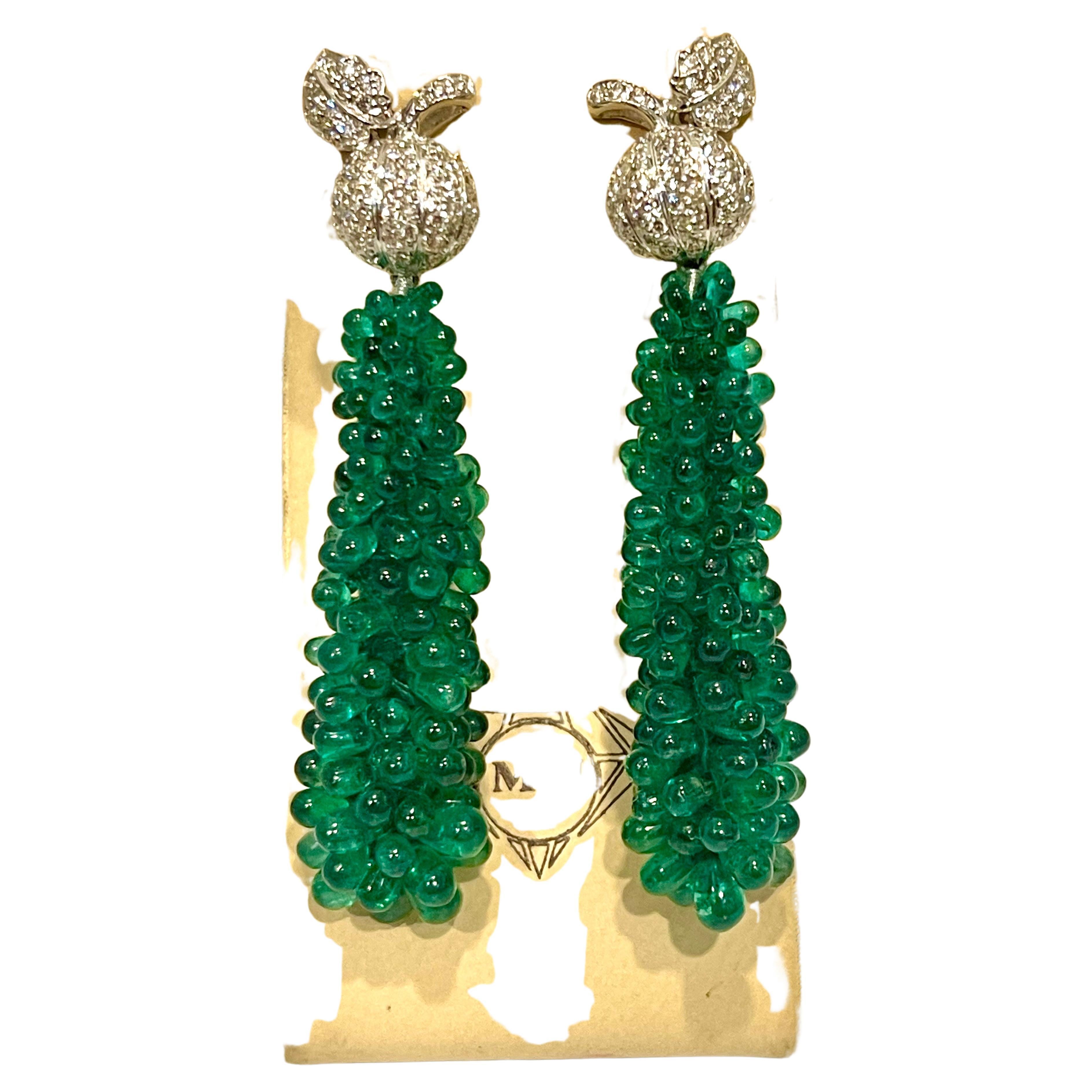 89 Karat kolumbianischer Smaragd Briolettes & Diamant Hängeohrringe 18 Kt Gold im Zustand „Hervorragend“ im Angebot in New York, NY