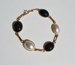 Vintage 14 Karat Gold Mother of Pearl and Onyx Scarab Bracelet