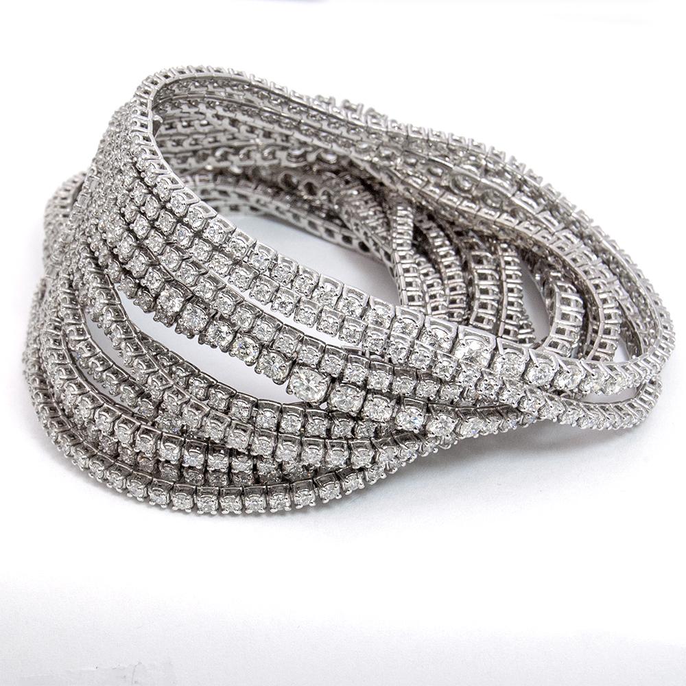 Contemporary 40 Carat of Diamonds on 14 Rows of Tennis Bracelets in 18 Karat White Gold For Sale