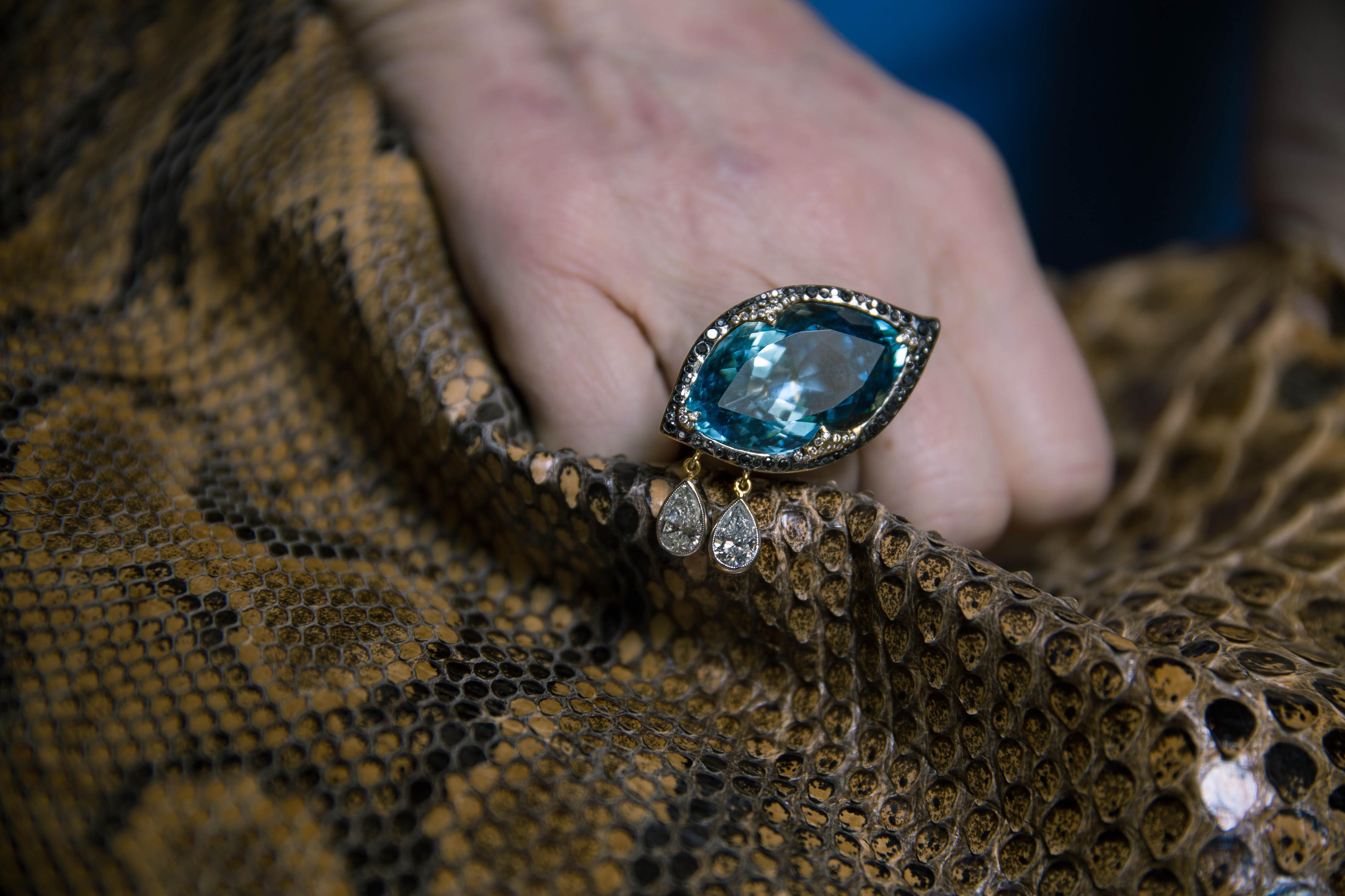 Sylvie Corbelin Santa Maria Mine Aquamarine Eye Shape Ring in Gold and Diamonds For Sale 1