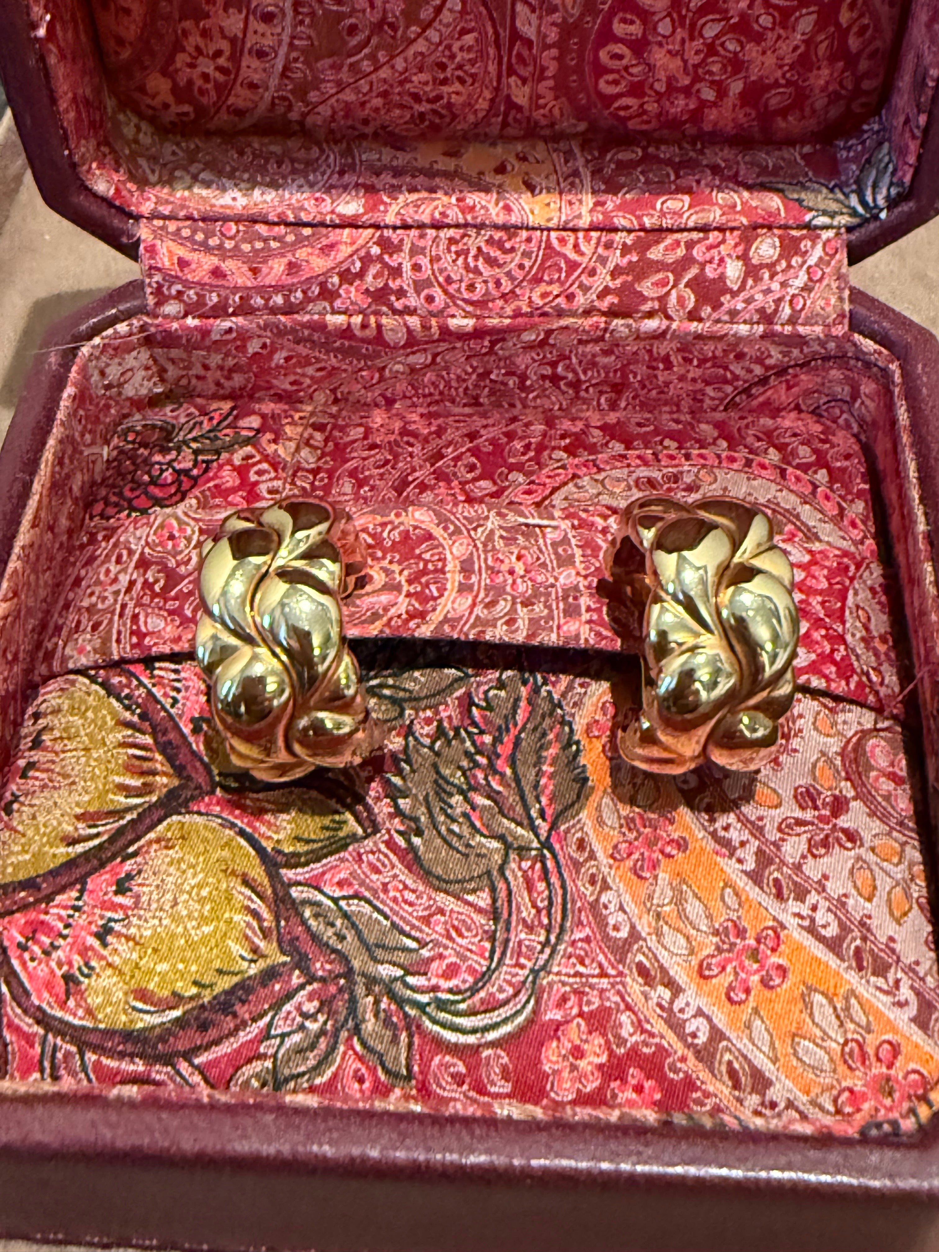 Chopard 18 K yellow Gold Earclips Casmir Collection For Sale