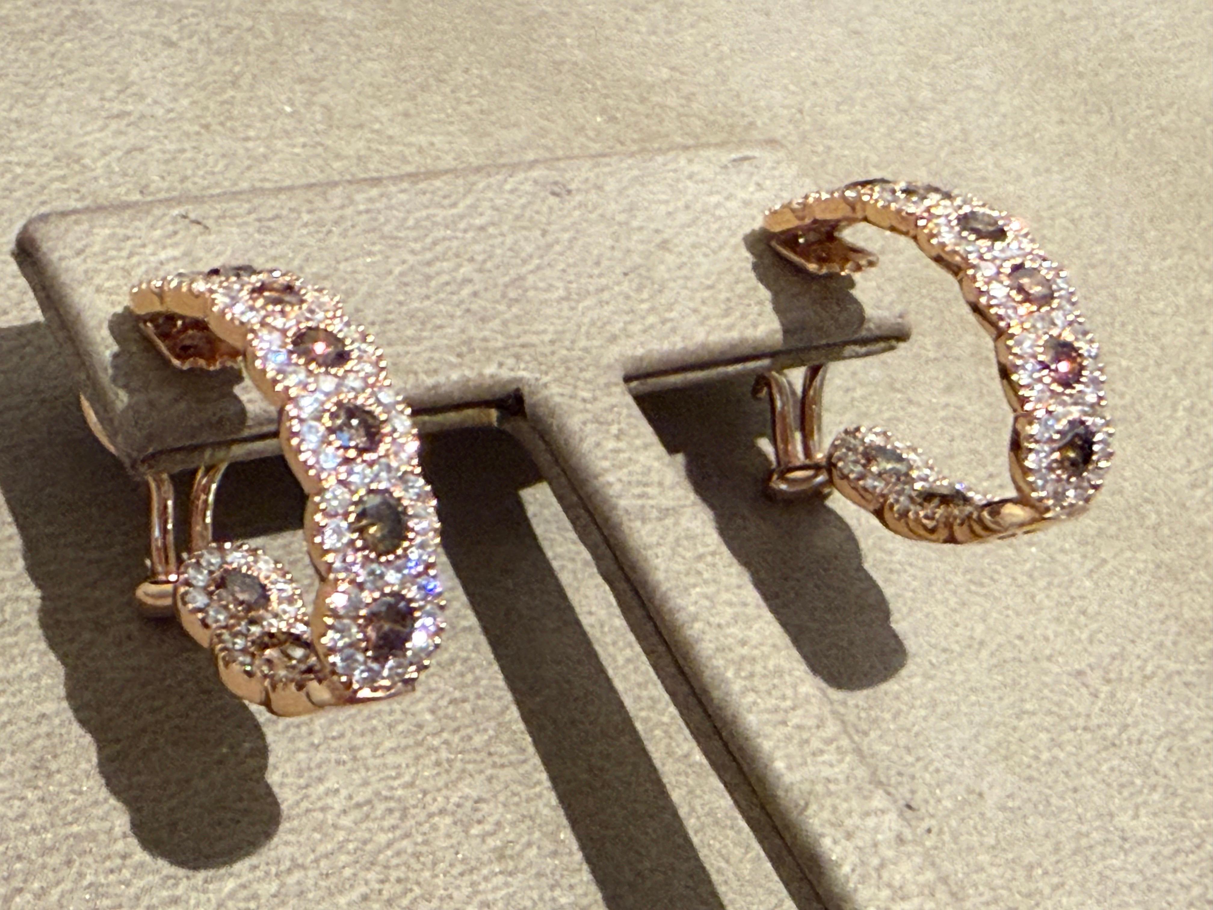 Pendientes de aro redondos de oro de 18 quilates con champán y diamantes blancos en venta 9