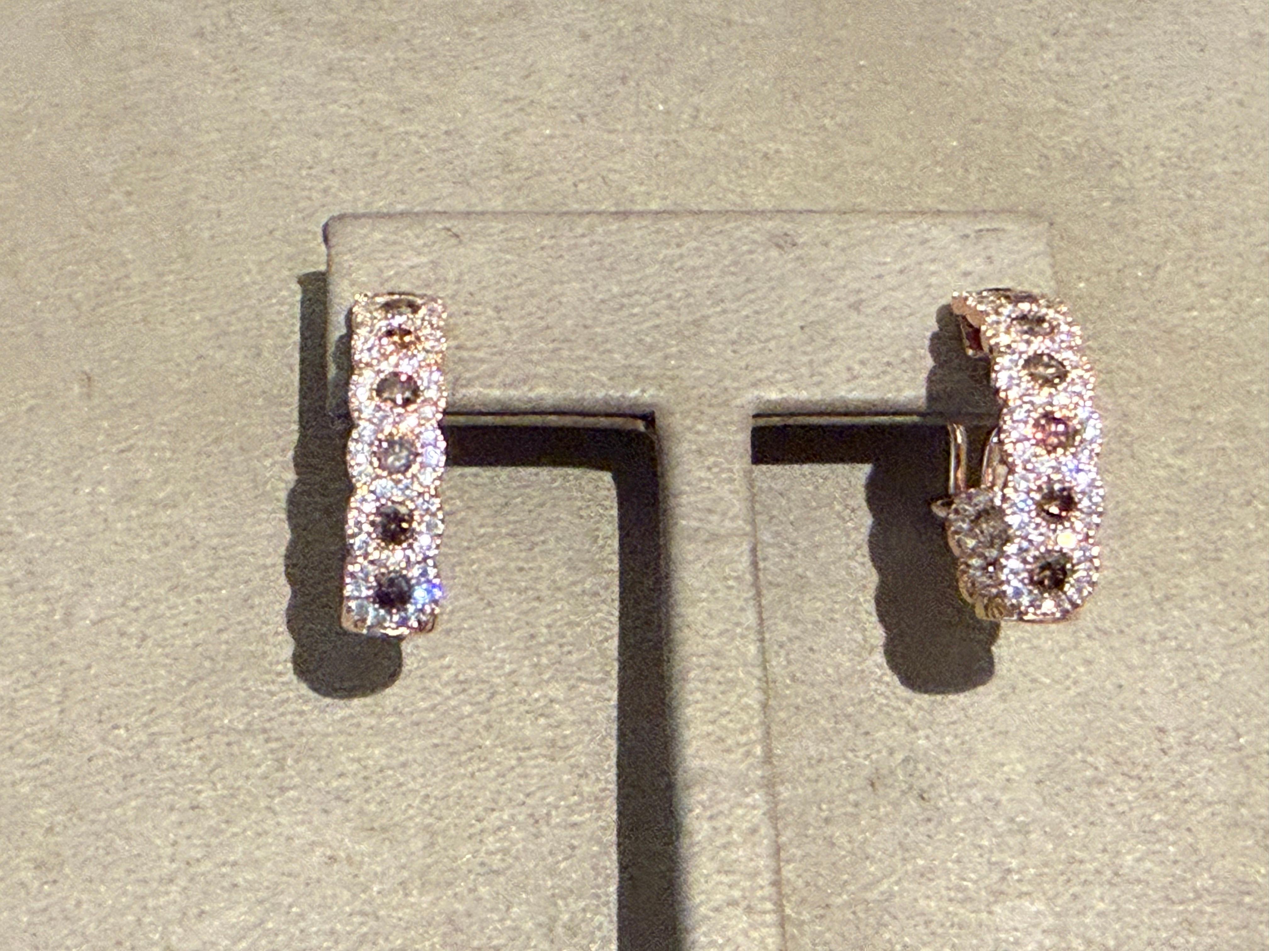 Pendientes de aro redondos de oro de 18 quilates con champán y diamantes blancos en venta 10