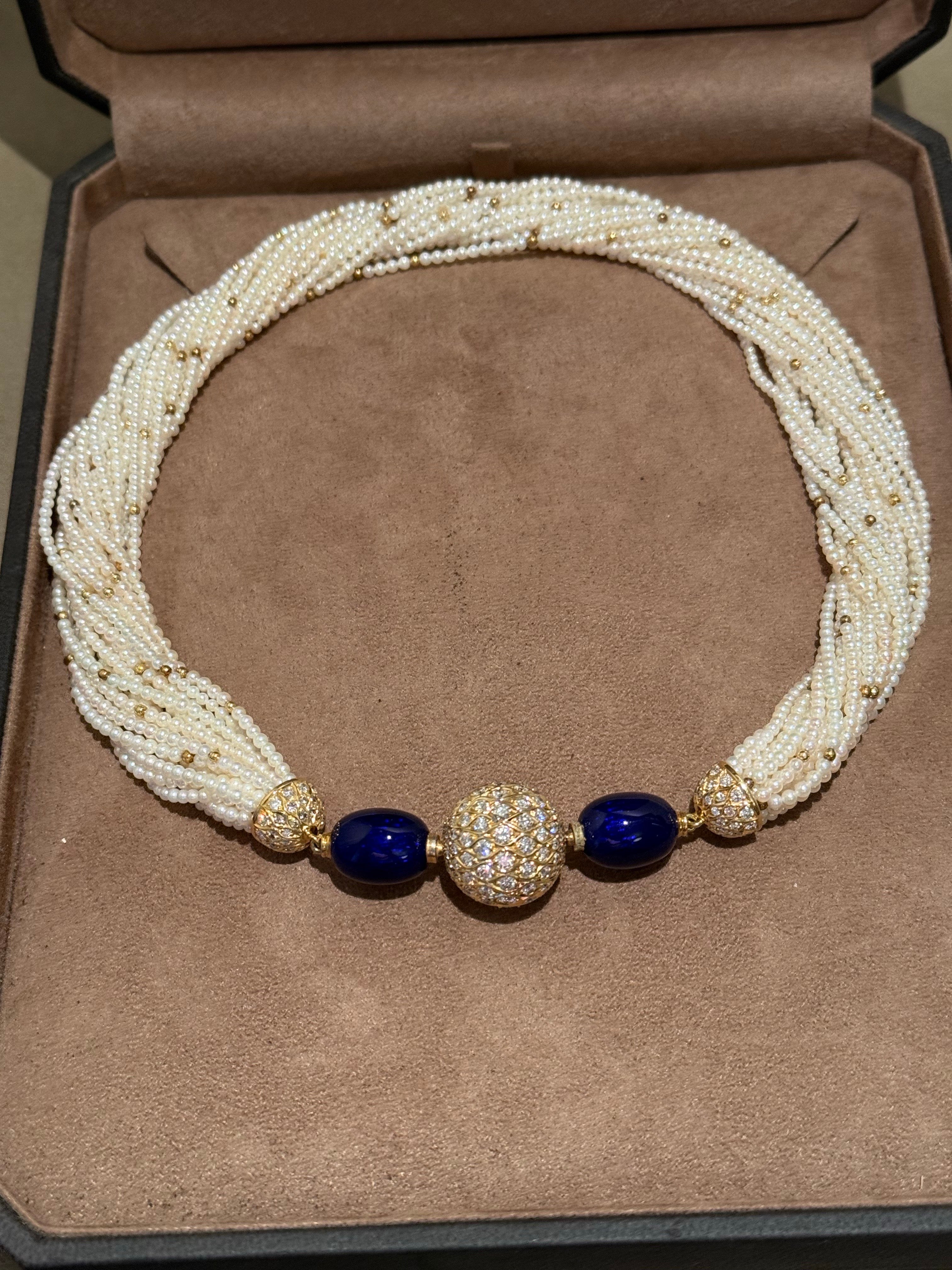 Cierre de Bola de Diamantes con Esmalte Torsade de Perlas Cultivadas en Oro Amarillo de 18 K en venta