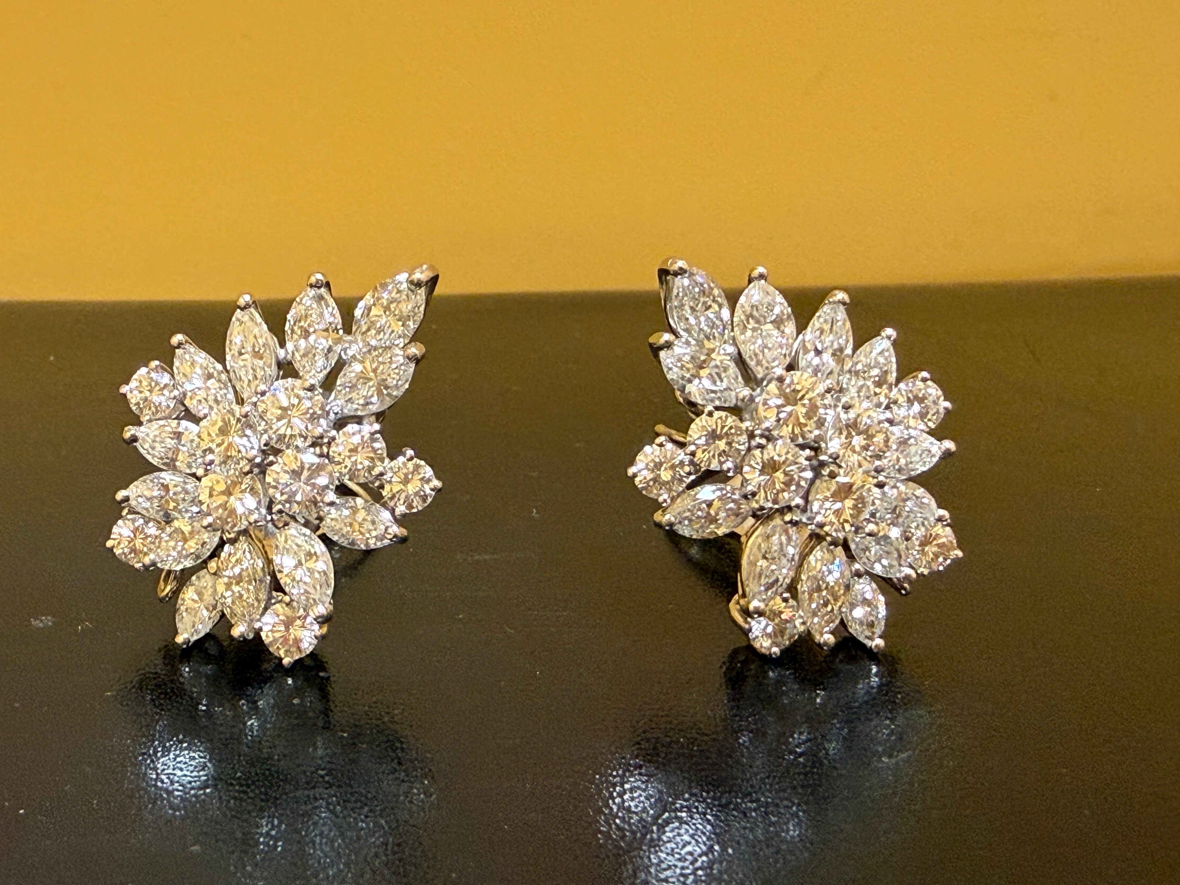 Beeindruckende Platin-Diamant-Cluster-Ohrringe