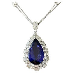 Pendentif en tanzanite de 12,90 carats avec chaîne en or blanc 18 carats