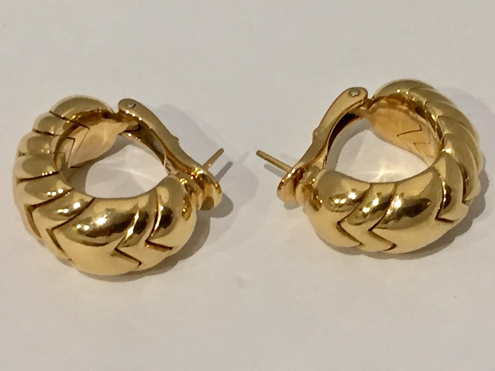 Contemporary Pair of 18 Karat Gold 'Spiga' Earrings, Bulgari