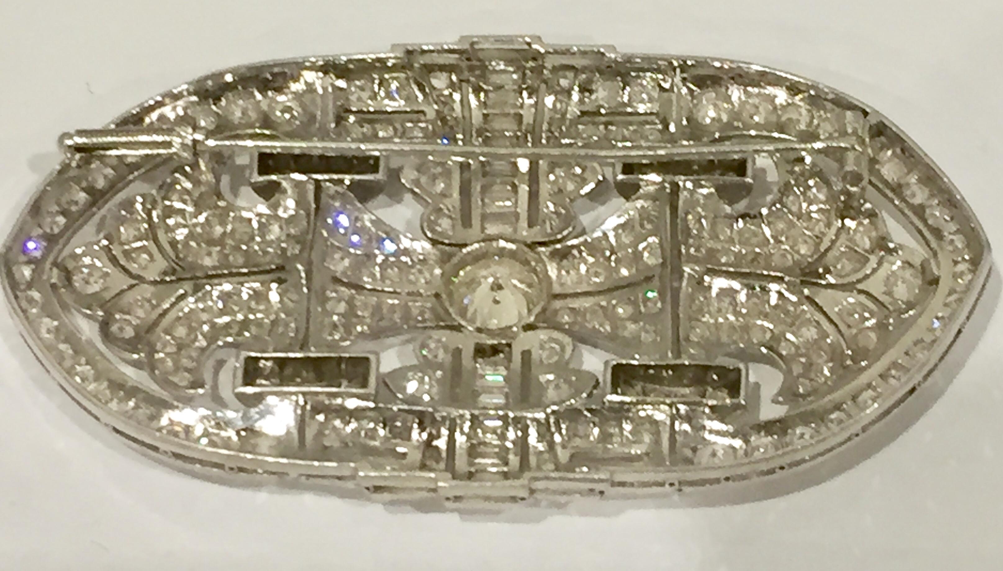Art Deco Glamorous Art Déco Platinum Diamond Brooch For Sale