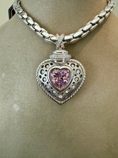 Modern 18 Karat White Gold Heart Pendant with Kunzite and Diamonds