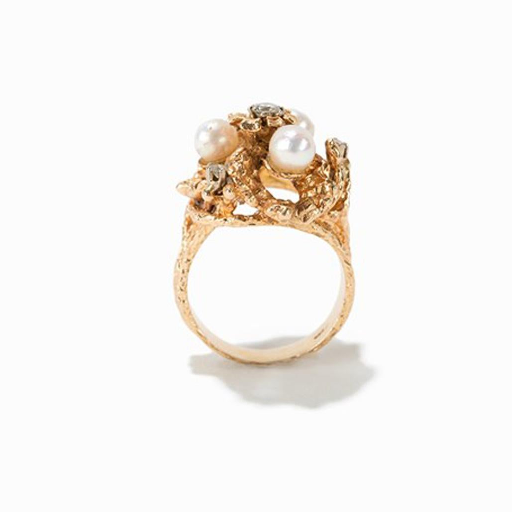 Ladies Gold Ring with Pearls and Diamonds, 1950s In Good Condition For Sale In Berlin, DE