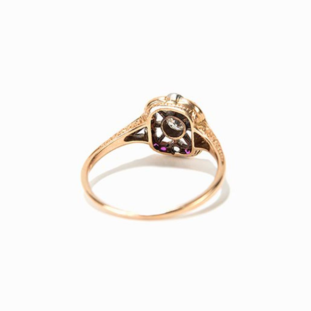 Yellow Gold Ring with Diamonds and Rubies, 18 Carat, circa 1900 In Good Condition In Berlin, DE