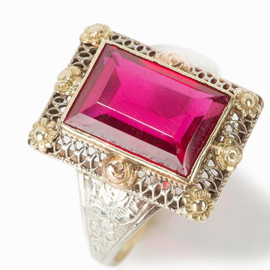 Art Deco Gold Ring with Baguette-Cut Spinel, 14 Carat, 1920s