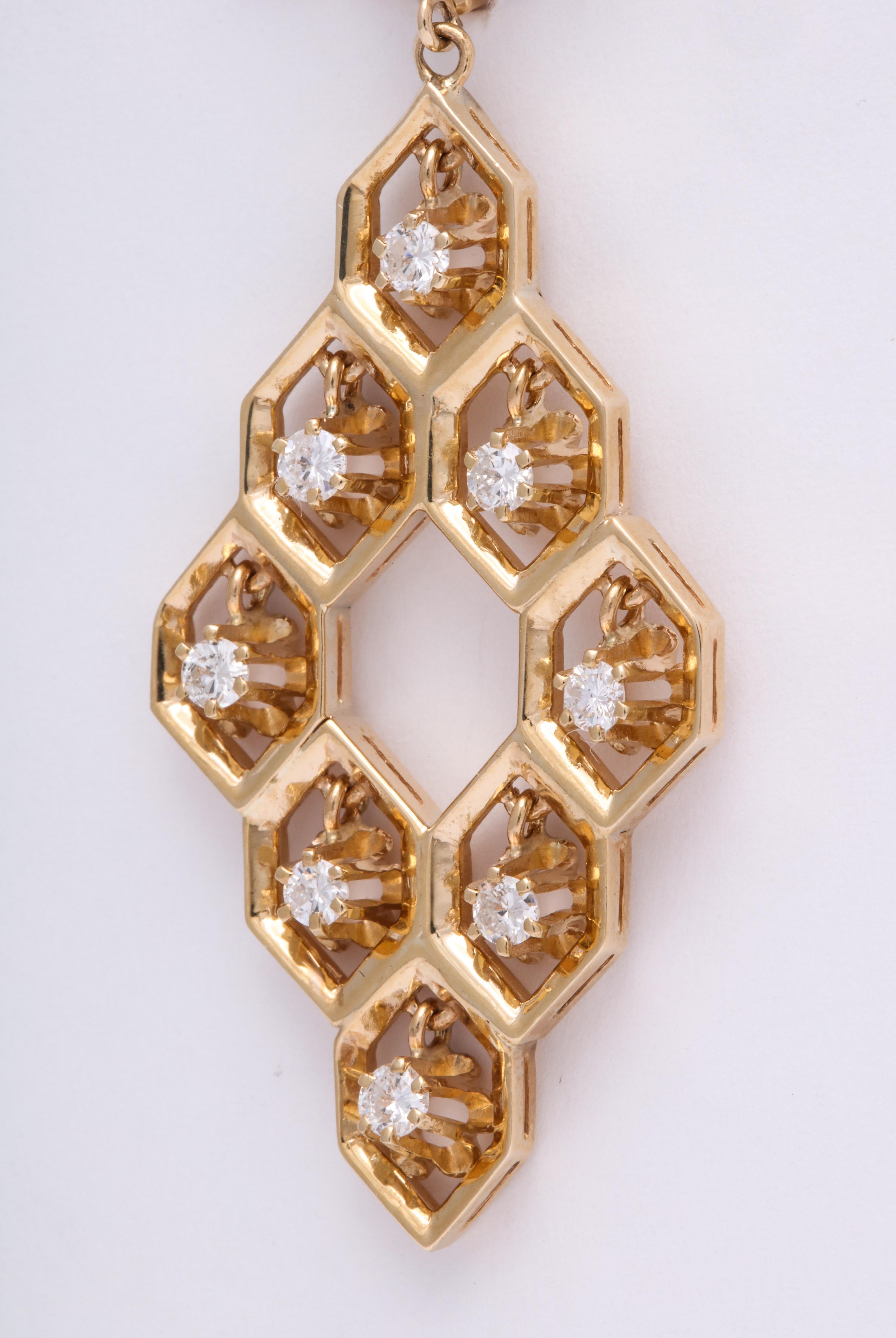 Dangling Diamonds in a Gold Honeycomb In Good Condition For Sale In New York, NY