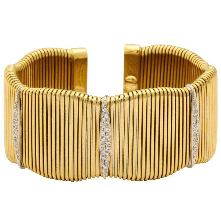 Classic Ribbed Gold Cuff 18 Karat with Diamond Accents