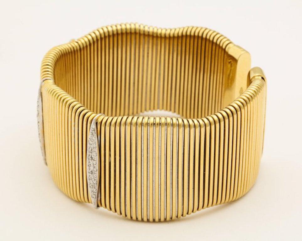 Classic Ribbed Gold Cuff 18 Karat with Diamond Accents 2