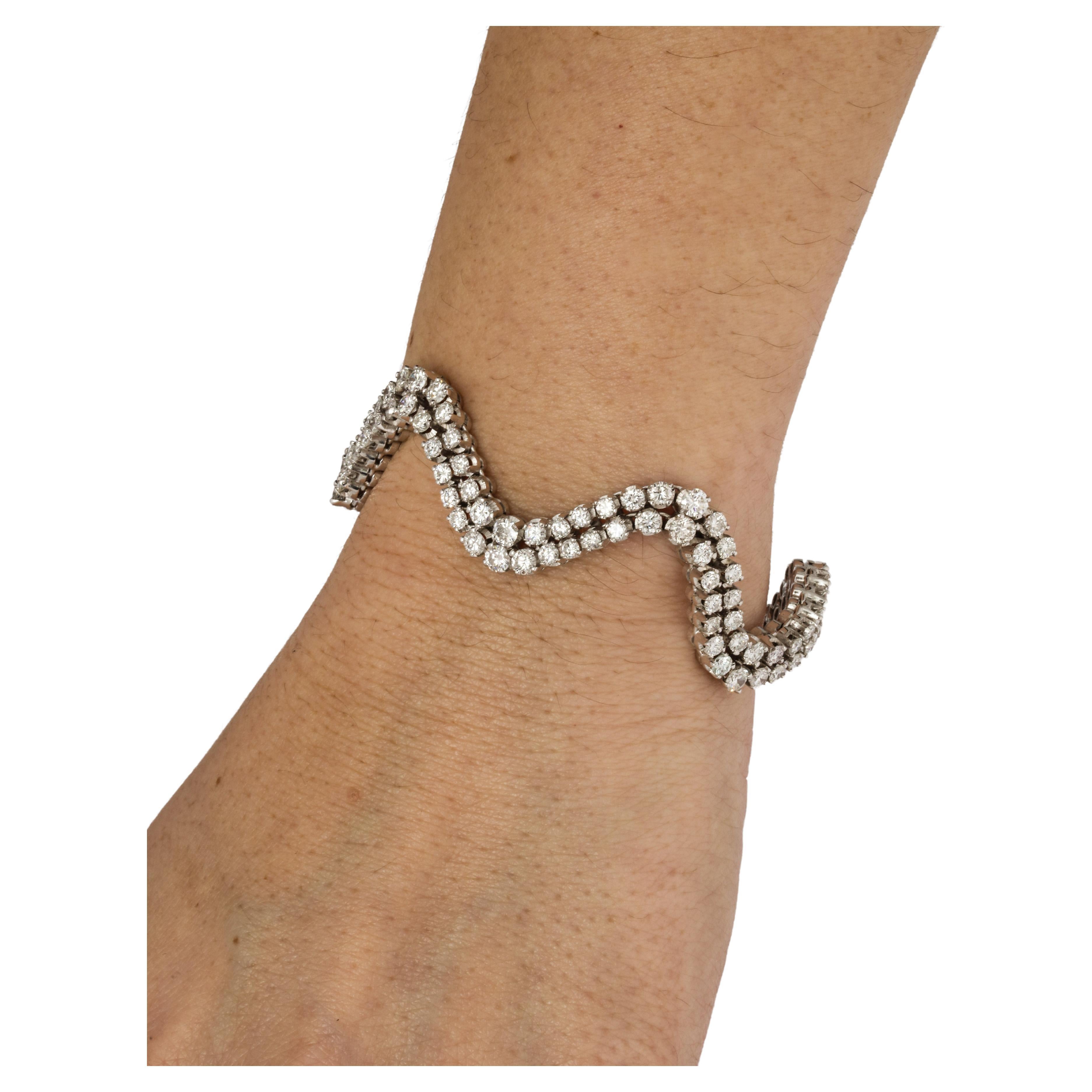 Fine Diamond Bracelet With Flexible Undulating Design For Sale