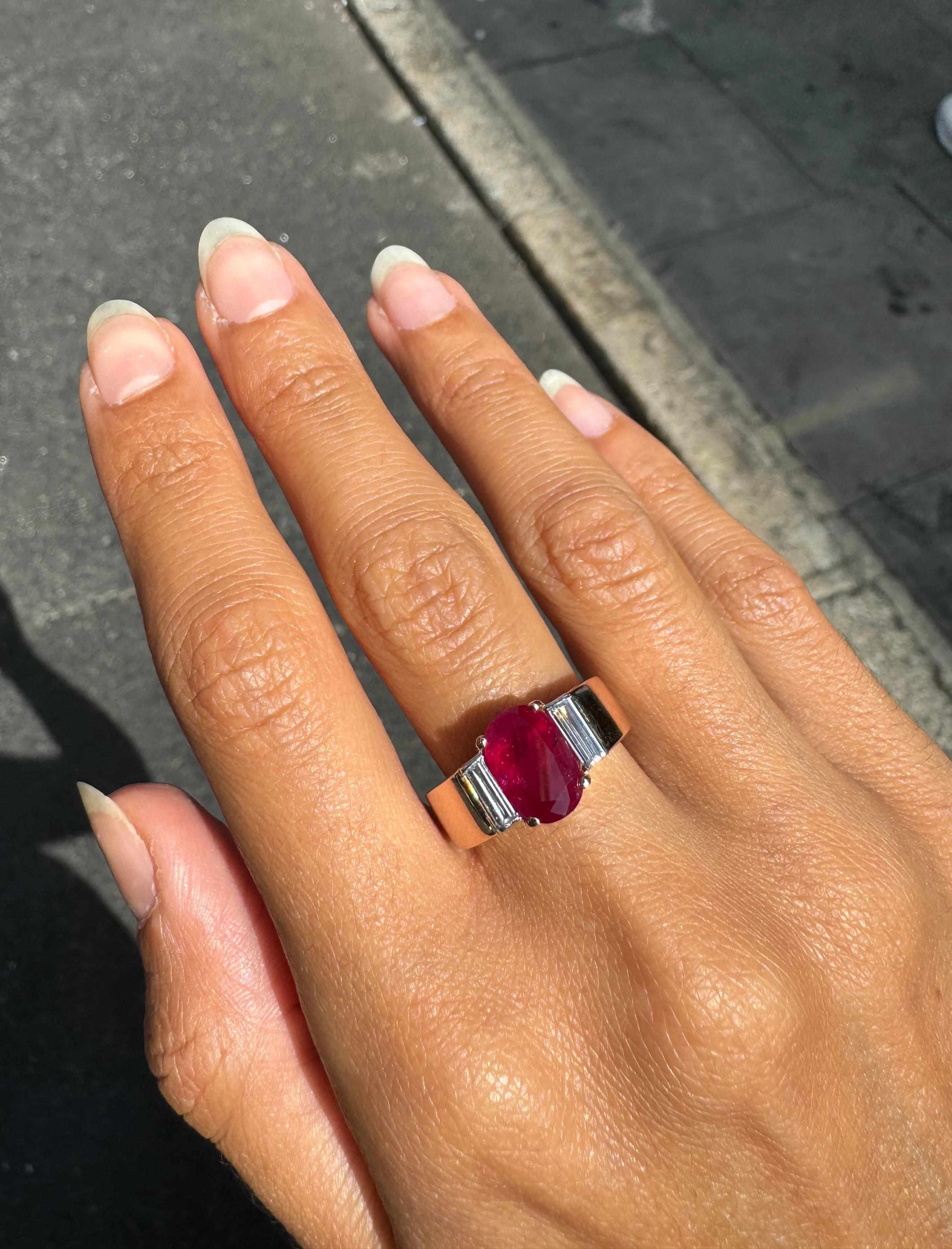 Oval Cut 2.60 Carat Ruby and Diamond 14 Carat Rose Gold Ring, circa 1960s For Sale