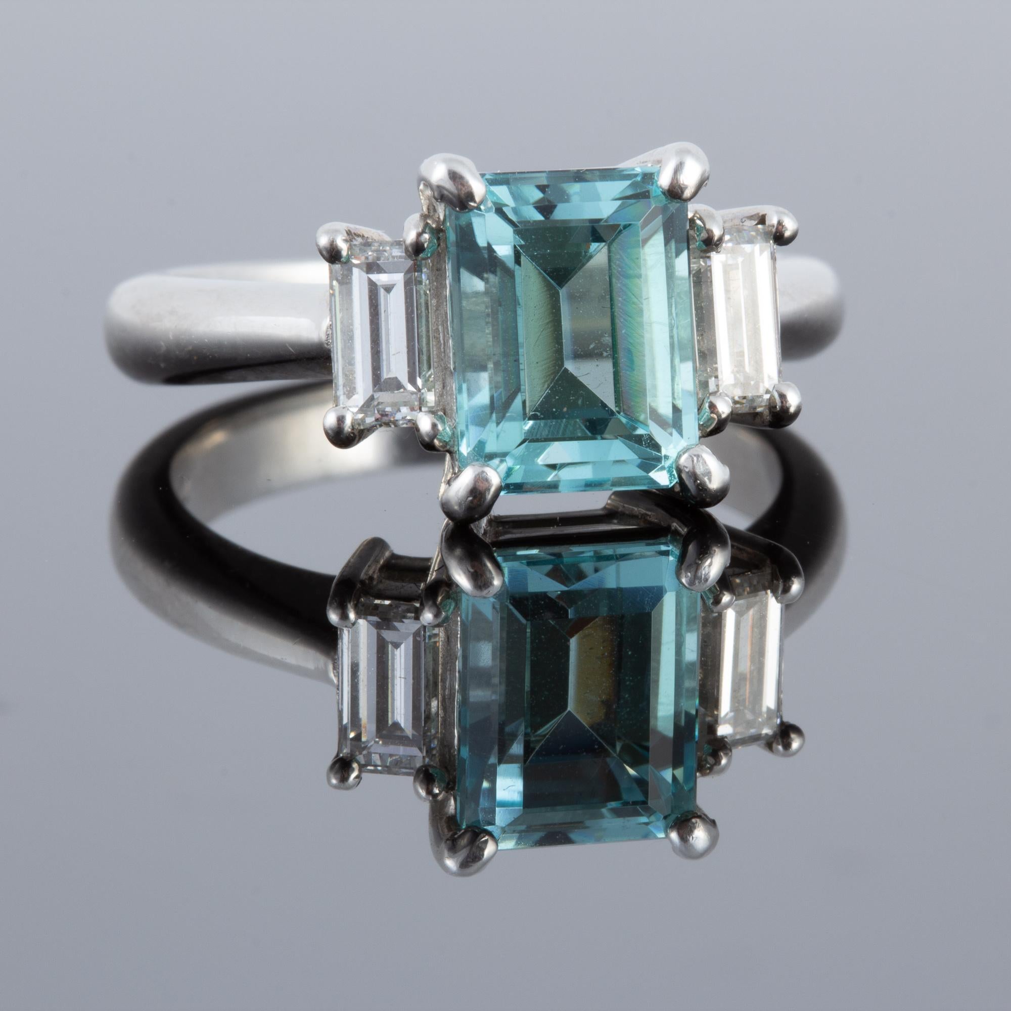 Rare 2.48 Carat Paraiba Tourmaline and Diamond Ring set in Platinum In New Condition For Sale In Houston, TX