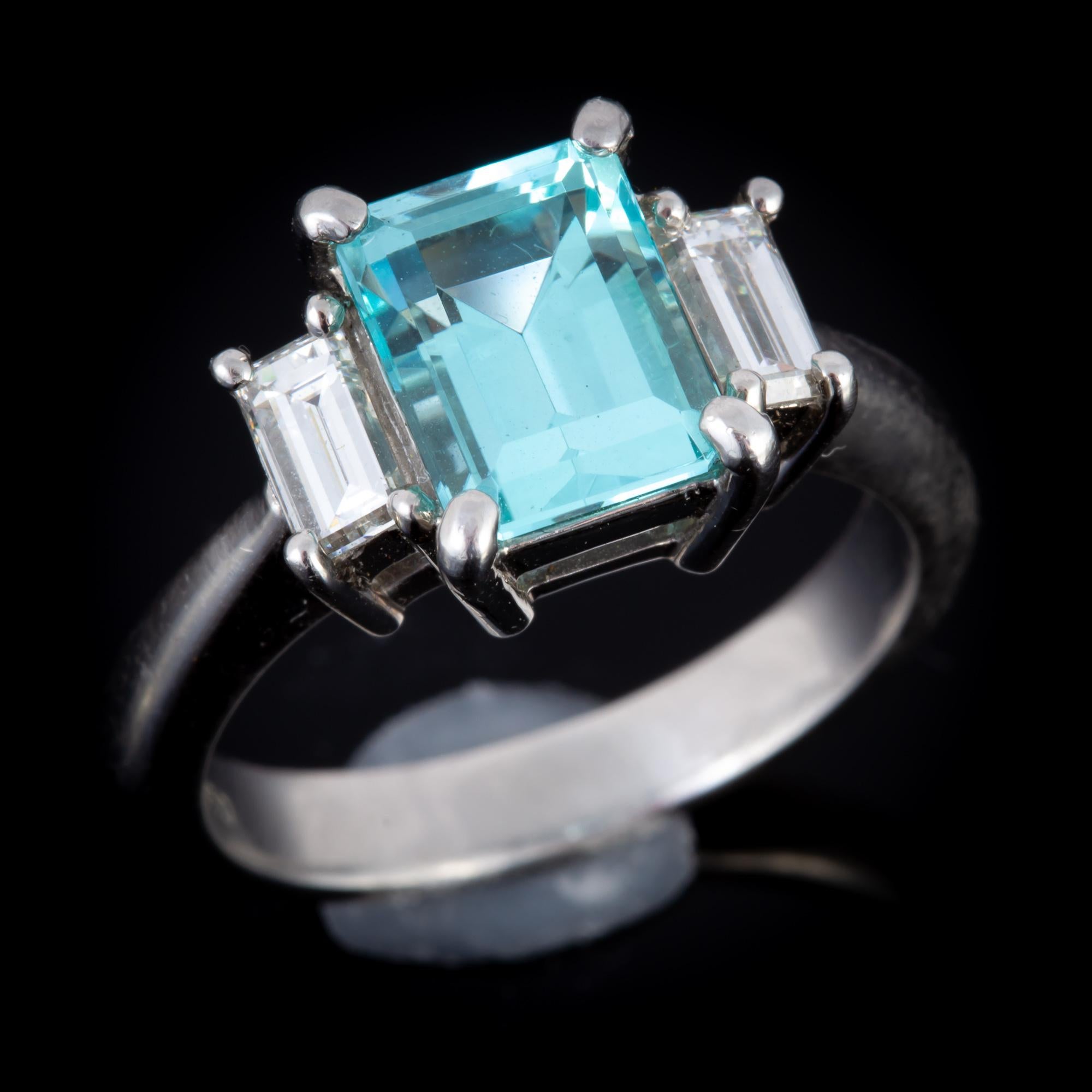 Rare 2.48 Carat Paraiba Tourmaline and Diamond Ring set in Platinum For Sale 1